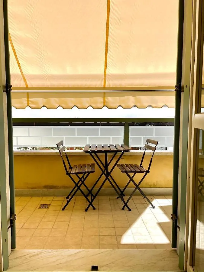 Sunset Boutique Apartment Marina di Massa Włochy